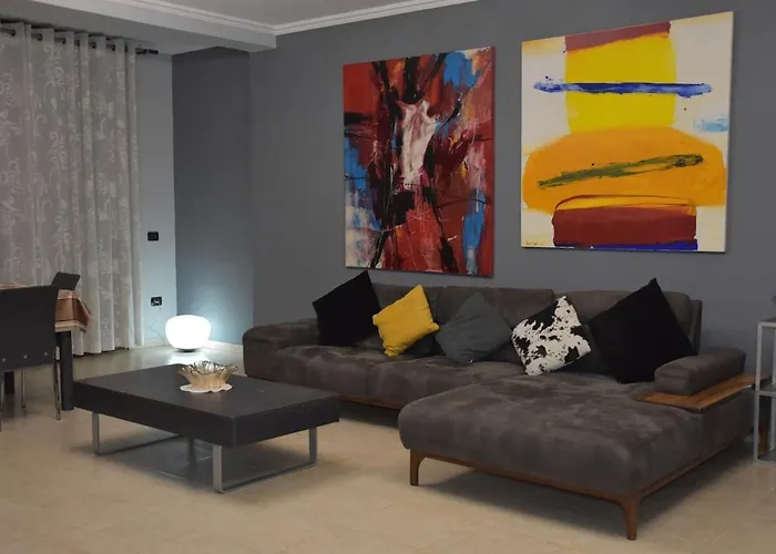 Spacious Family In The Centre Of *