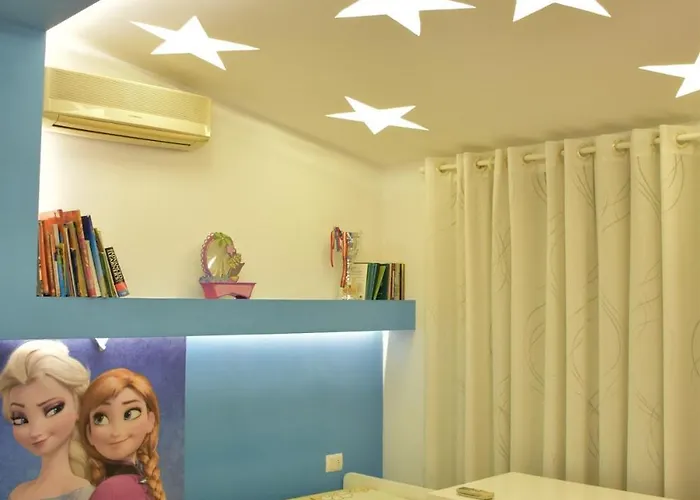 Spacious Family In The Centre Of 地拉那