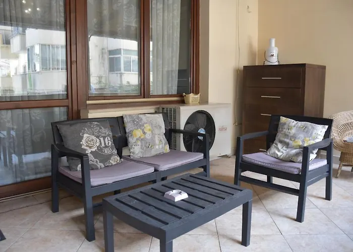 Spacious Family In The Centre Of 公寓 地拉那