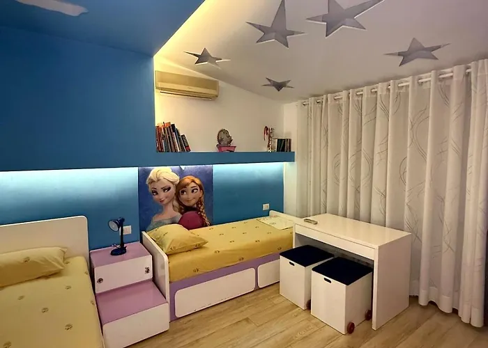 Spacious Family In The Centre Of 公寓 地拉那