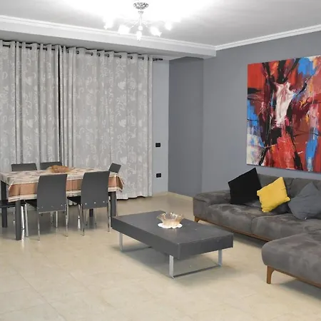 Spacious Family In The Centre Of Apartment