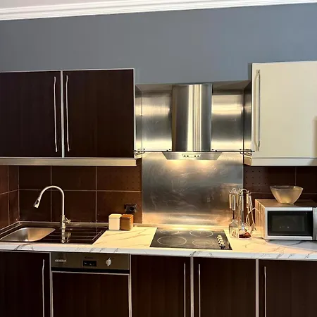 Spacious Family In The Centre Of