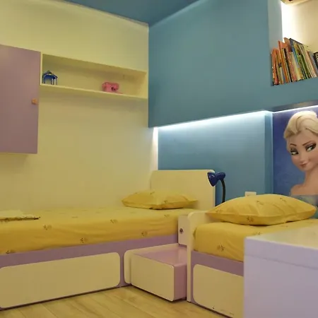 Spacious Family In The Centre Of *