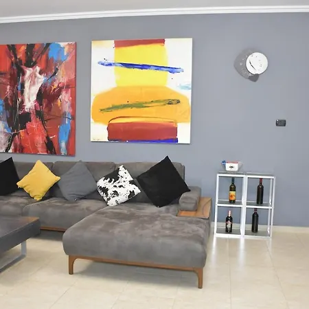 Spacious Family In The Centre Of Apartment *