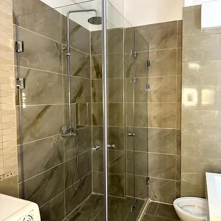 Spacious Family In The Centre Of