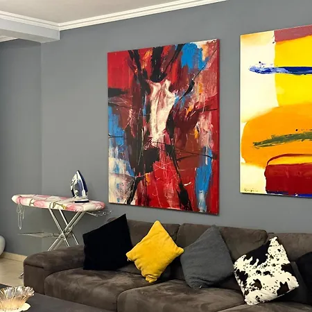 Spacious Family In The Centre Of Apartment