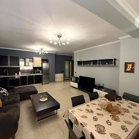 Spacious Family In The Centre Of Apartment *